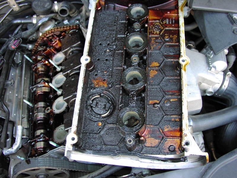 Почему горит масло в двигателе